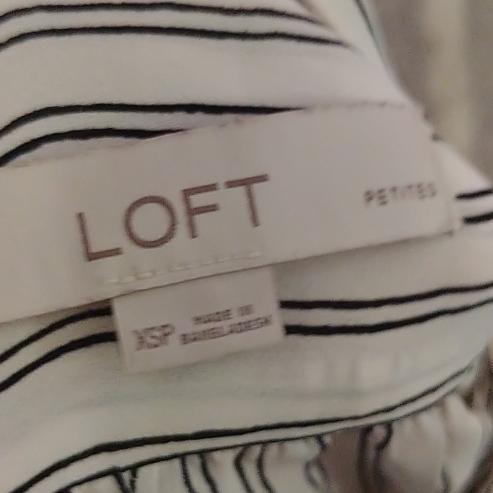 NWOT polyester loft blouse - Picture 2 of 2